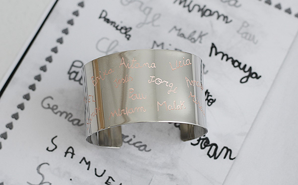 Brazalete Plata letra niños Pulseras personalizadas joyas grabadas regalos profes seños profesoras Fin de curso originales El Recién Nacido