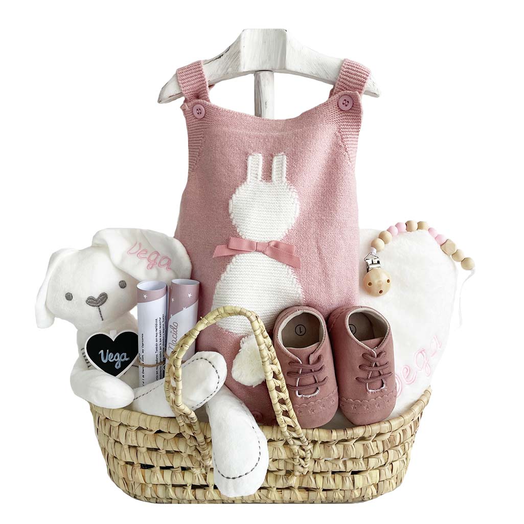 Cesta bebe para regalar por nacimiento.