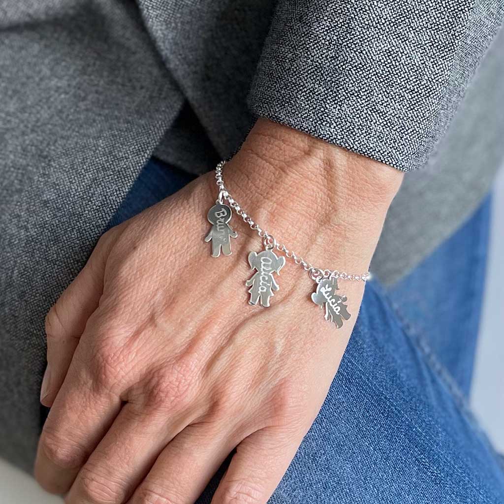 Pulsera con el nombre de los hijos 